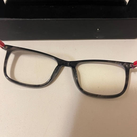 Hugo Boss Eyeglasses.flexible with touch of red, change the lance,use the frame - Picture 7 of 12